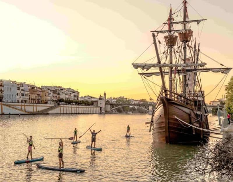 Balade en paddle surf à Séville au coucher du soleil