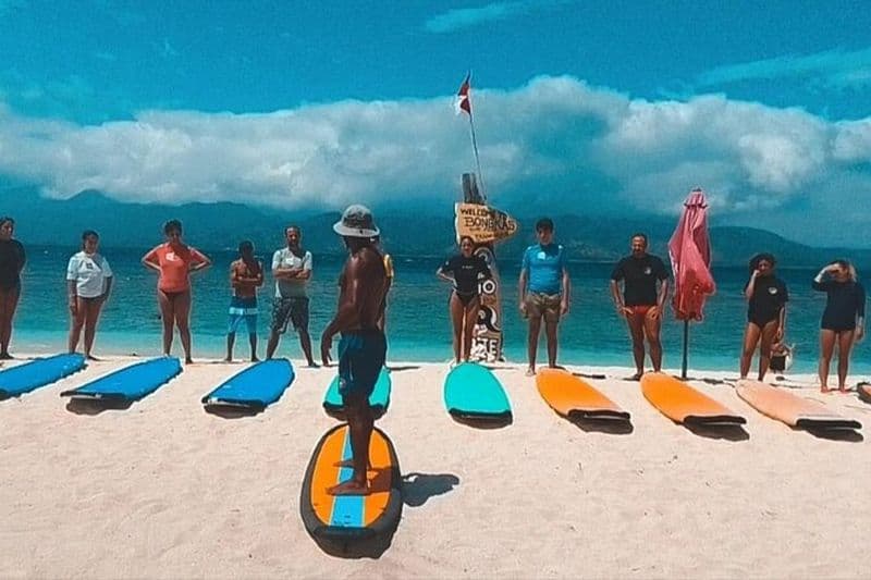 Cours de surf à Gili Trawangan