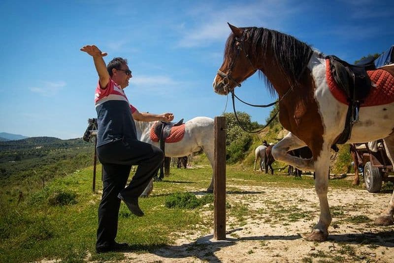 Balade à cheval dans les montagnes avec déjeuner en Crète