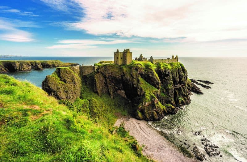 Billet Dunnottar Castle and Royal Deeside small-group tour from Aberdeen