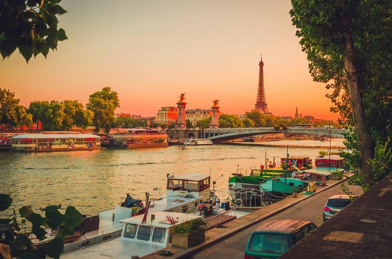 Billet Dîner-croisière romantique sur la Seine
