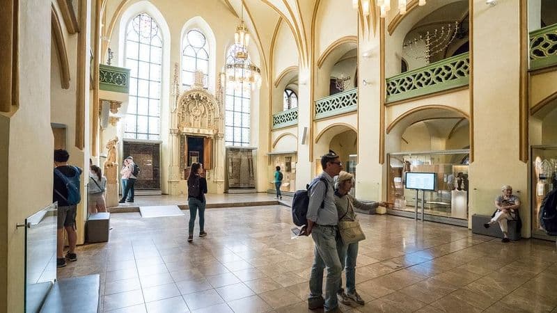 Billet Vieille ville et quartier juif de Prague : visite guidée avec billets d'entrée, café et gâteau