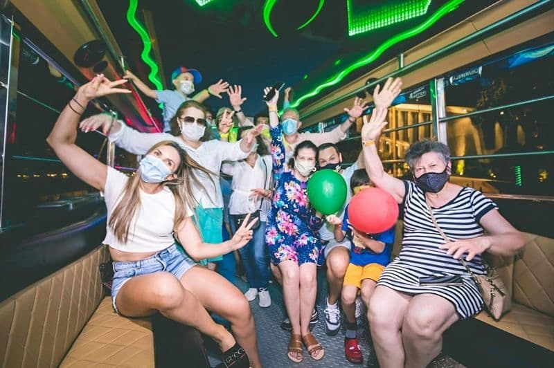 Billet Visite nocturne de Carthagène des Indes à bord d'une limousine Chiva