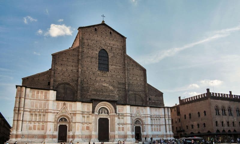 Billet Visite privée de la basilique San Petronio et d'Archiginnasio