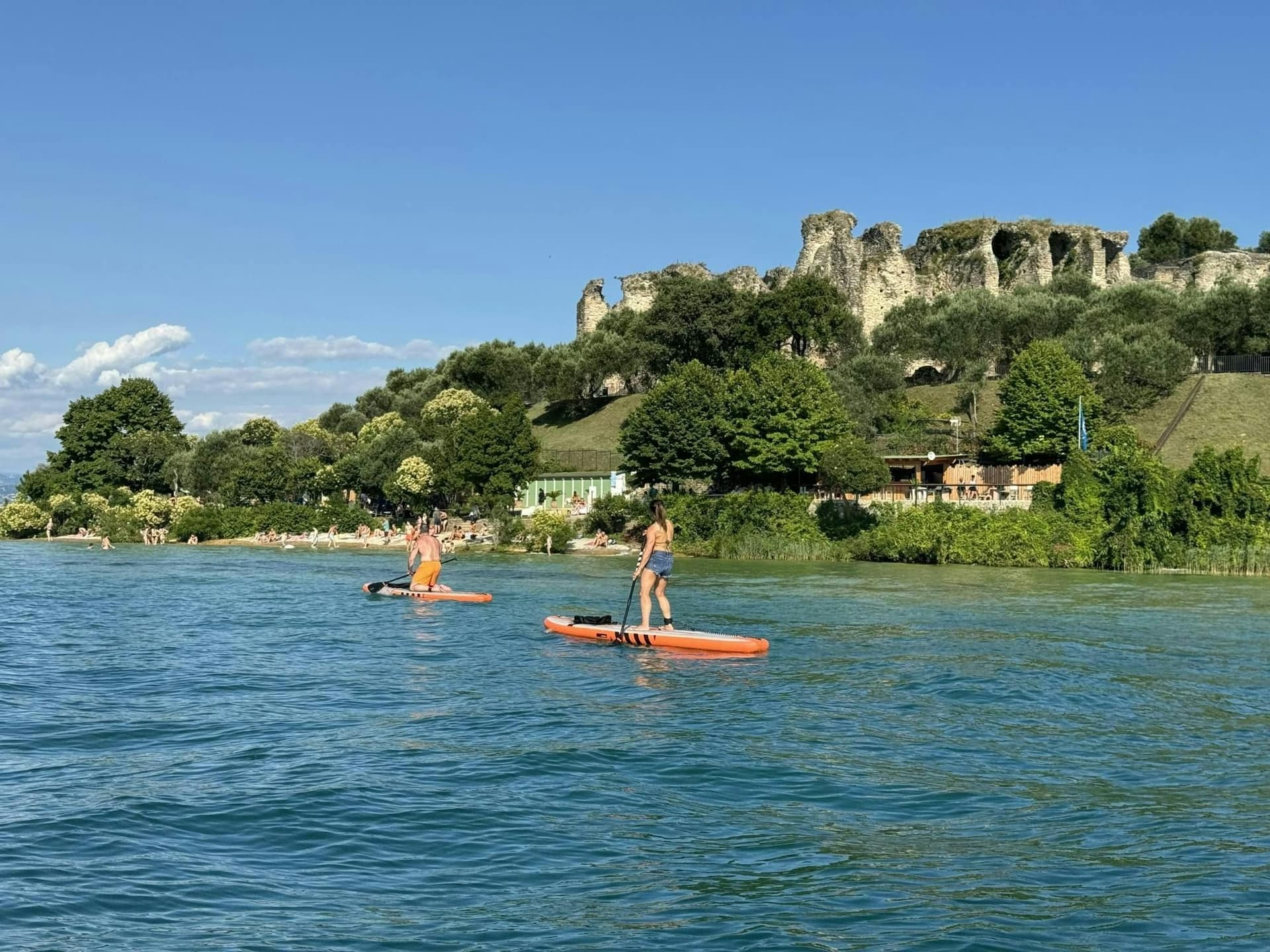 Expérience de stand-up paddle sur le lac de Garde autour de Sirmione