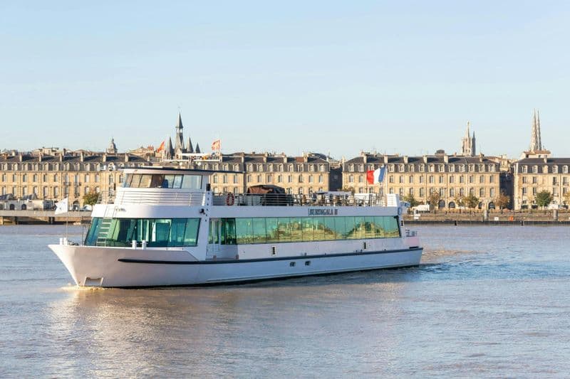Billet Croisière guidée sur la Garonne avec vin et canelé