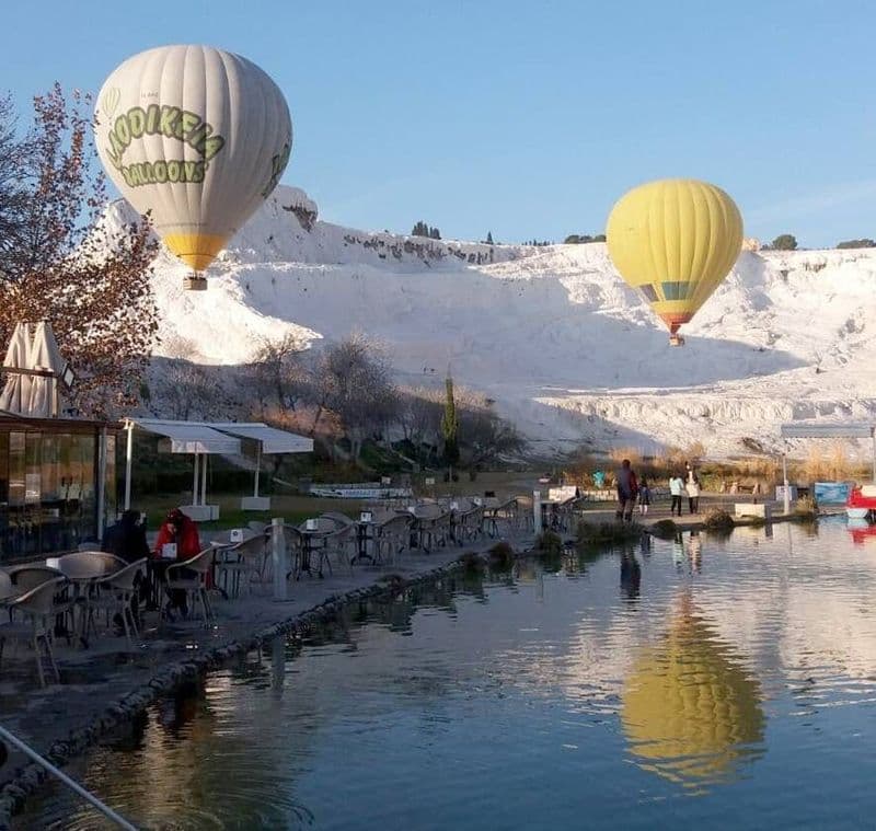 Vol en montgolfière au lever du soleil de Pmatinukkale depuis Kusadasi
