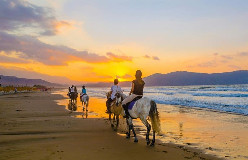 Équitation sur la plage de Bali et visite de la cascade Tibumana
