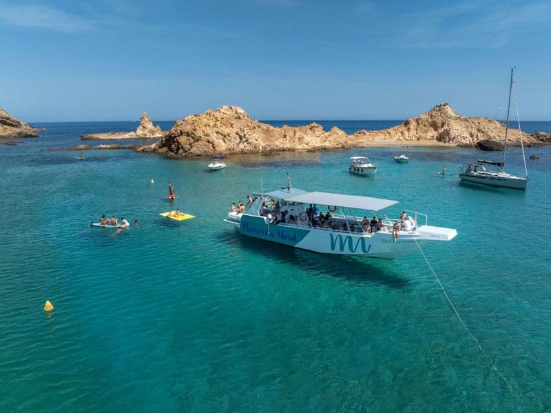 Excursion en bateau vers les criques du nord de Minorque depuis Fornells