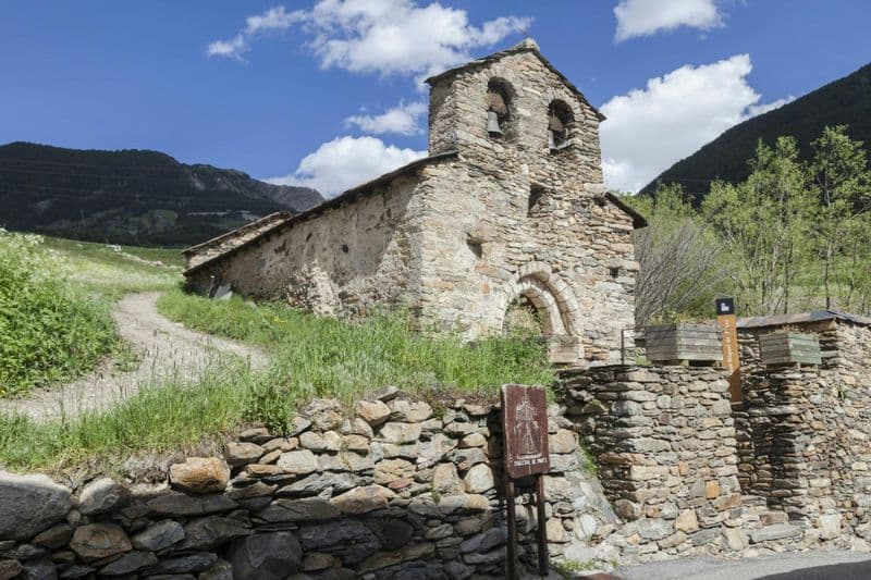Billet Randonnée pédestre panoramique et familiale dans la vallée de Canillo