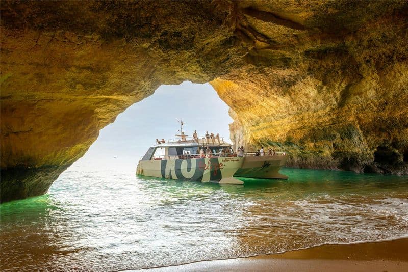 Billet Excursion guidée en bateau vers les grottes et le littoral au départ d'Albufeira