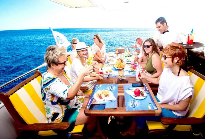 Croisière VIP Elite avec plongée en apnée, barbecue et déjeuner de fruits de mer au départ d'Hurghada