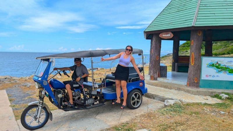Excursion en tuktuk sur l'île de Koh Sichang au départ de Pattaya