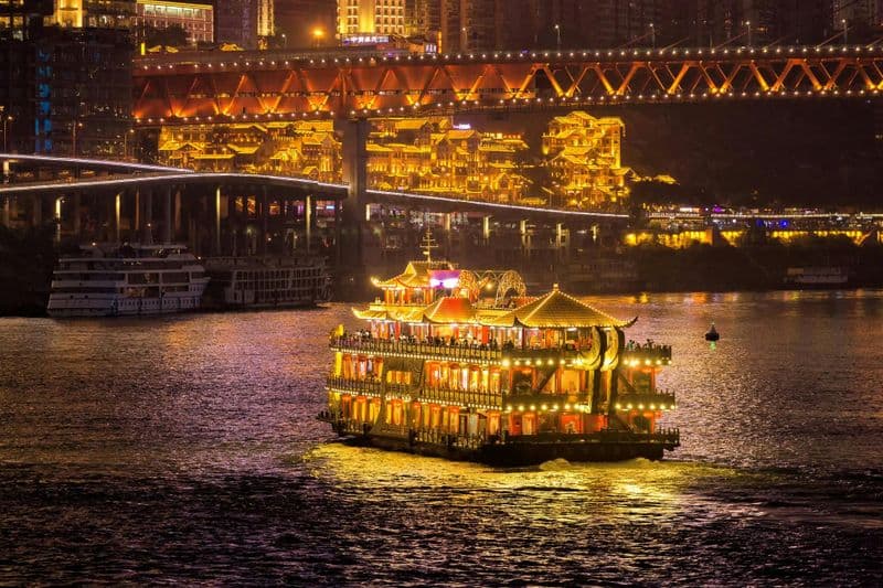 Private Yangtze River cruise by night in Chongqing