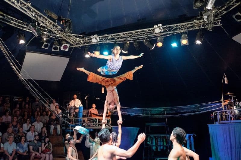 Dîner du campus Phare Ponleu Selpak et spectacle de cirque