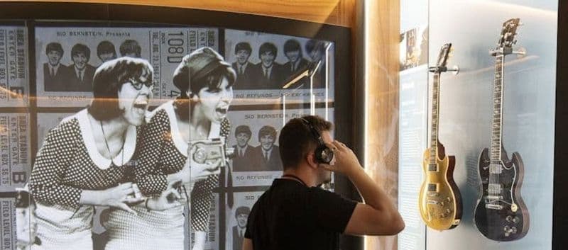 Billet d'entrée au Musée du Rock Immersif de Barcelone Guitar Legends Hall