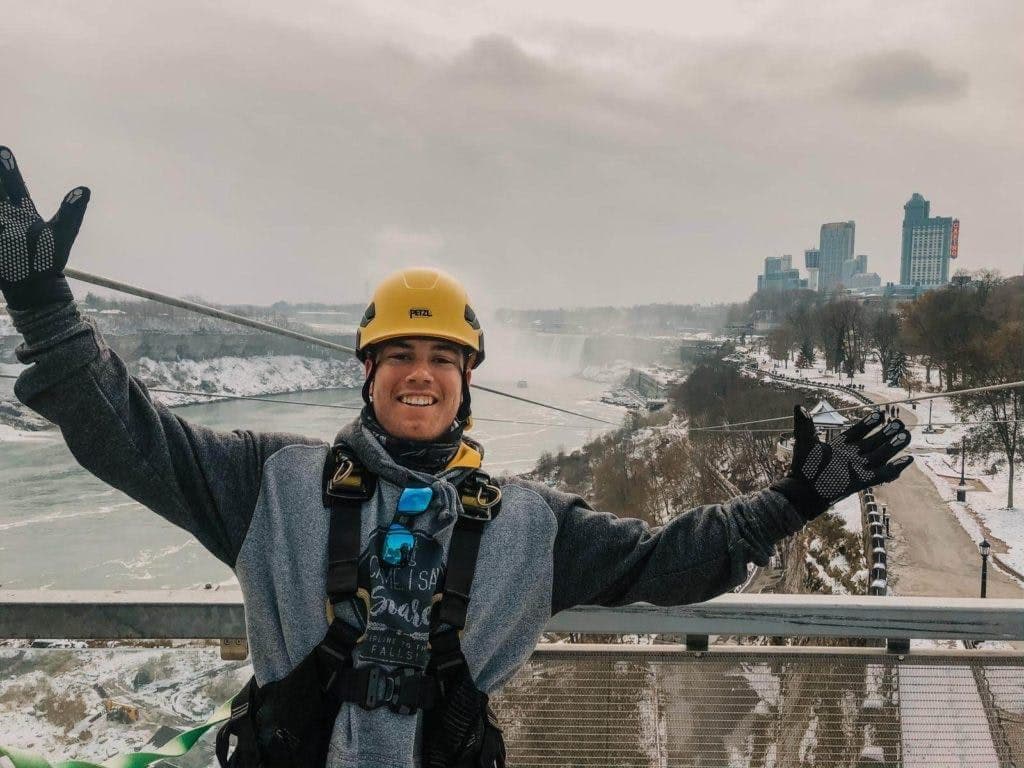 Niagara falls daytime zipline