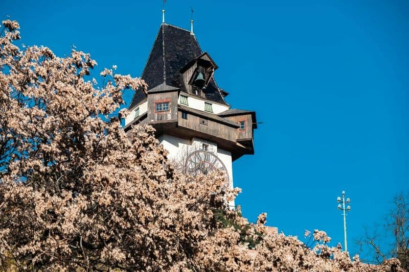 Visite à pied des lieux Instagram de Graz avec un local
