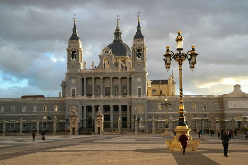 Billet Visite guidée avec accès au Palais Royal et à la Cathédrale de l'Almudena