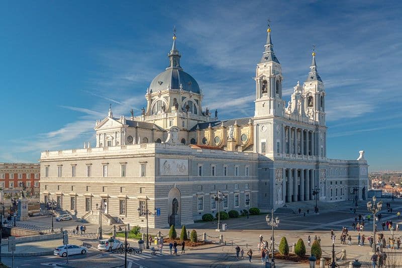 Billet Visite guidée à pied de la cathédrale de l'Almudena et du palais royal