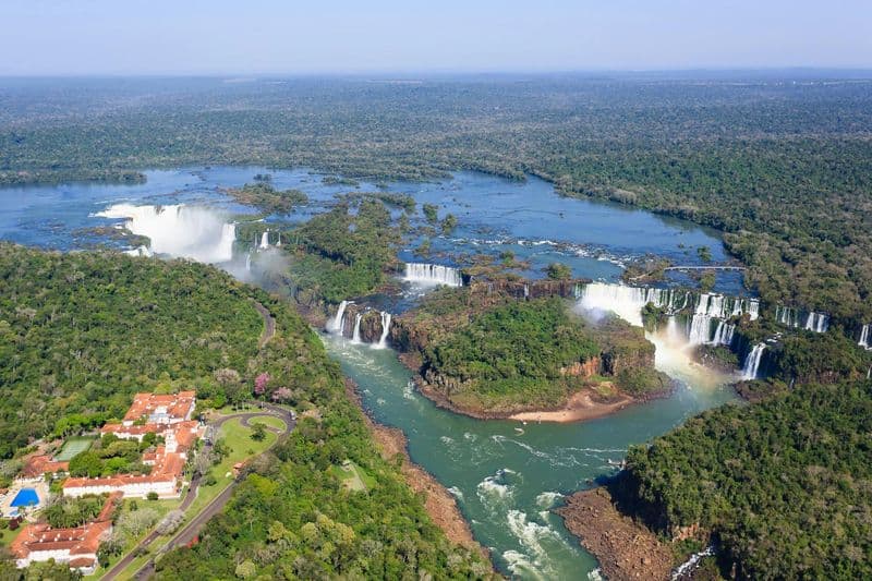 Chutes d'Iguaçu côté Brésil avec safari optionnel à Macuco, vol en hélicoptère et parc ornithologique