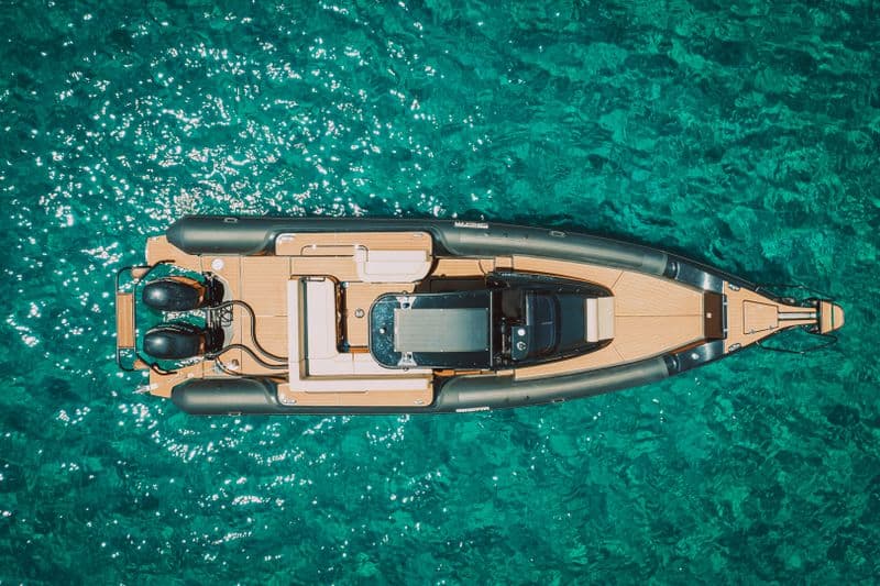 Storm SEMI CABIN 900 (Semi-rigid)