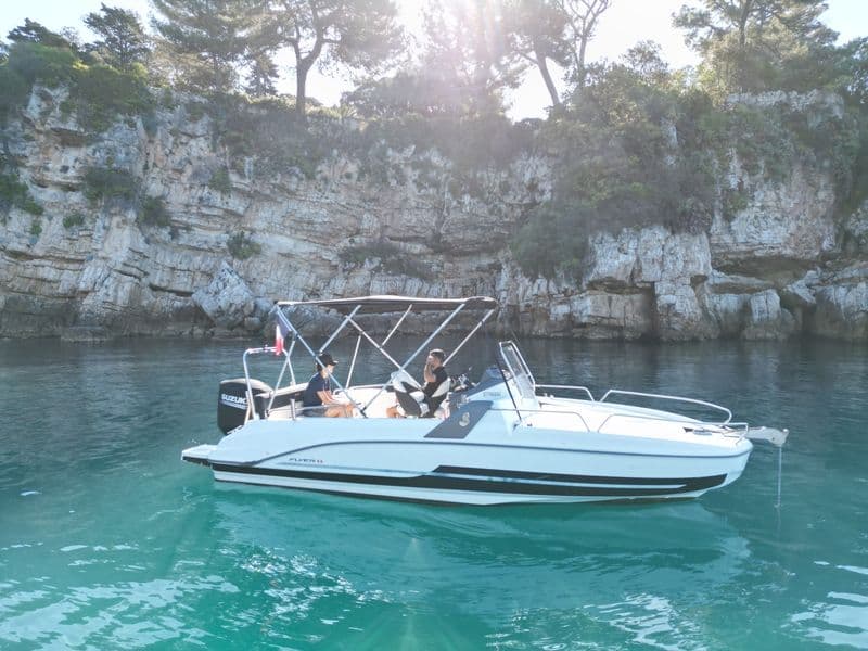 Bénéteau Flyer 6.6 SUNdeck (Motorboat)