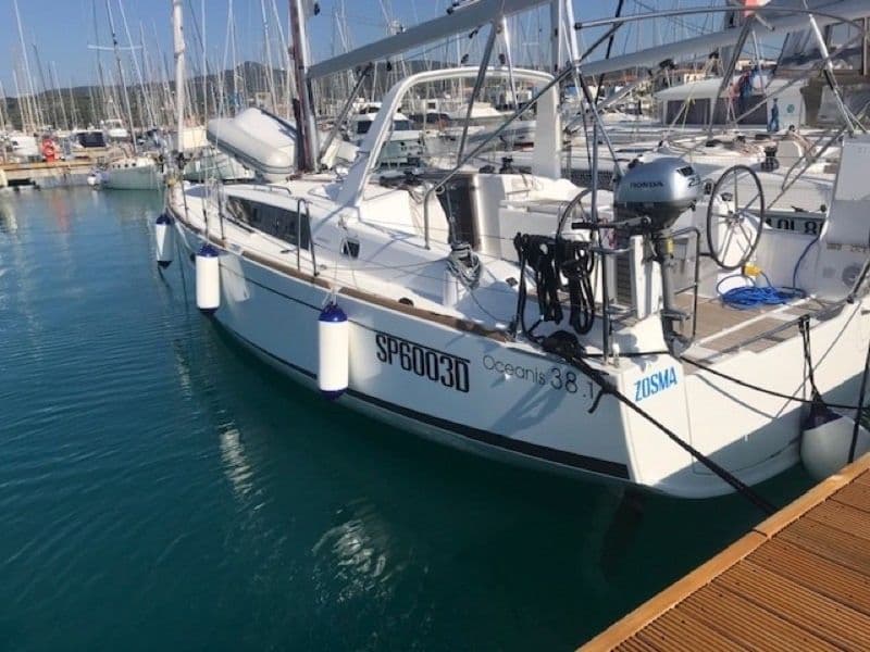 Bénéteau Oceanis 38.1 (Sailboat)