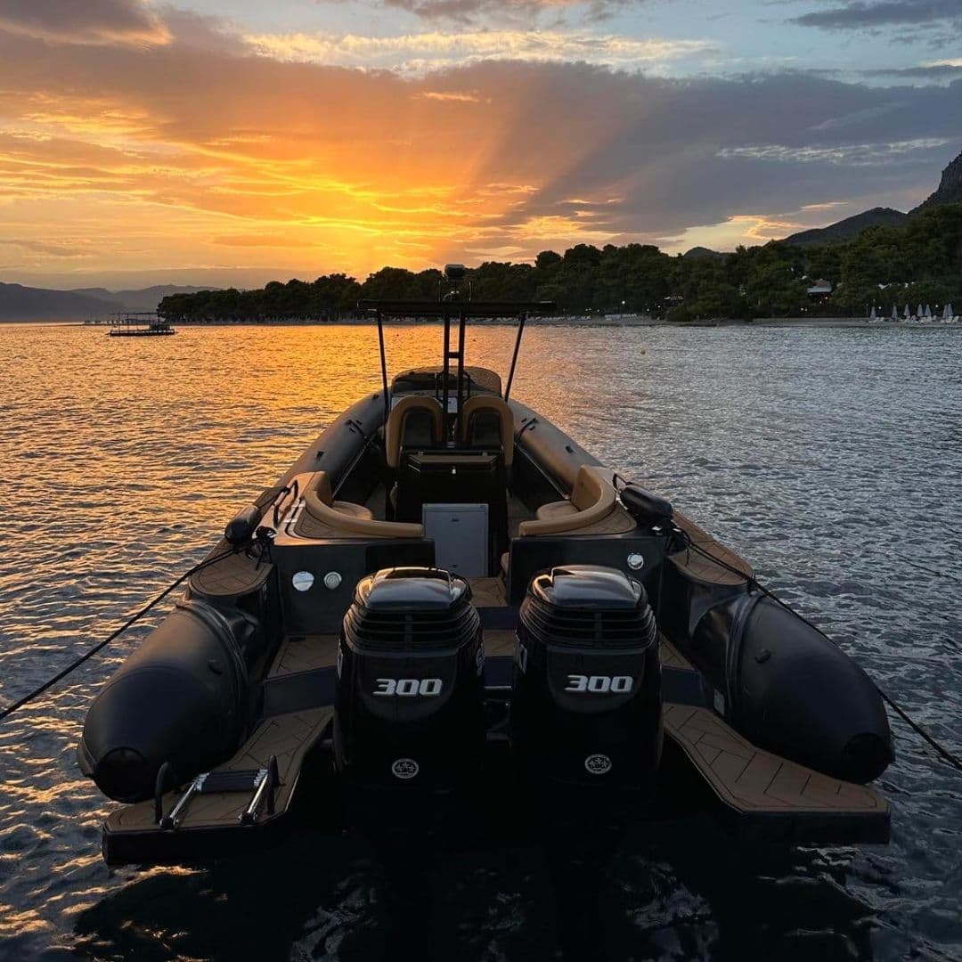 Location de bateau - Fost Matrix 32 (Semi-rigid)