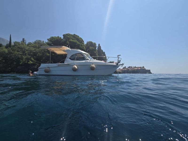 Bénéteau Antares 7 (Motorboat)