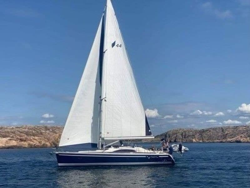Bavaria 44 Vision (Sailboat)