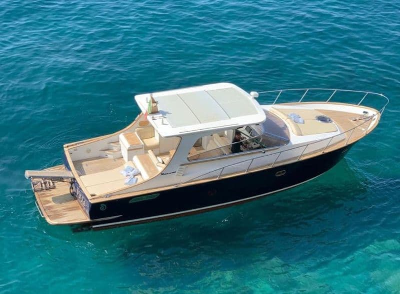 Solare 40 (Motorboat)