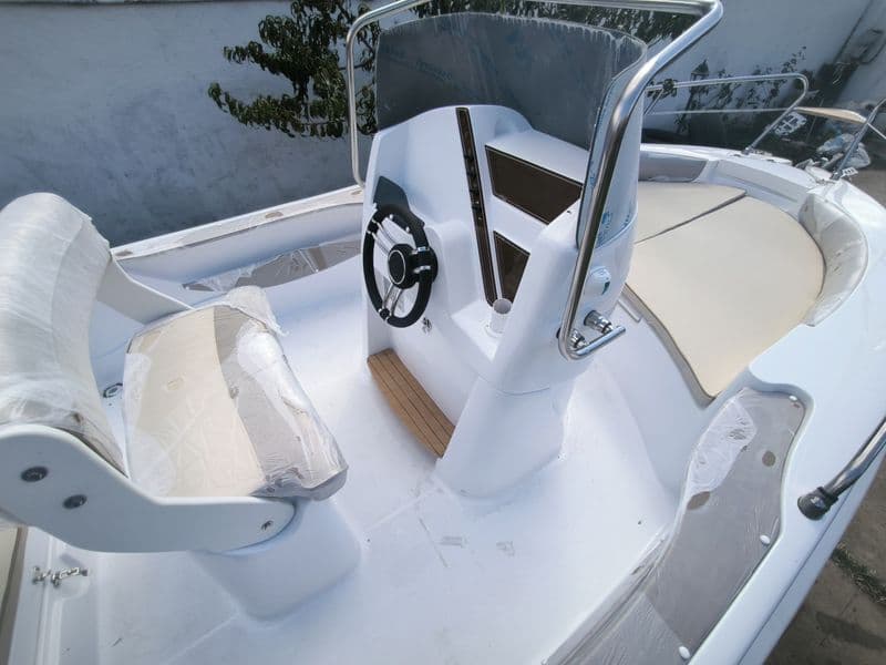 Blumax 19 pro (Motorboat)