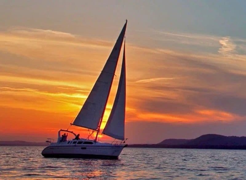 Catalina 27 (Sailboat)