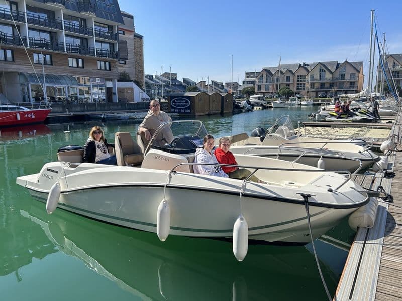 Quicksilver Activ 605 Open (Motorboat)