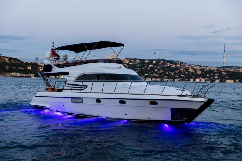 Billet Location de bateau - Vip costom made (Yacht)