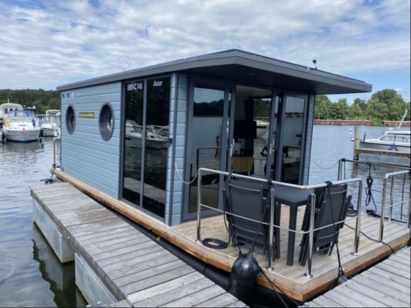 La Mare Apart M (Barge)