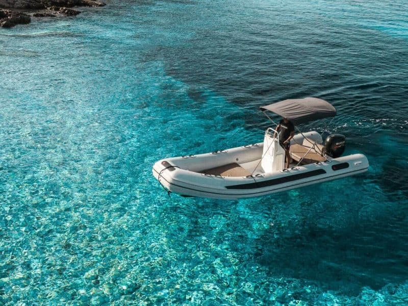 Zodiac Medline 580 (Semi-rigid)