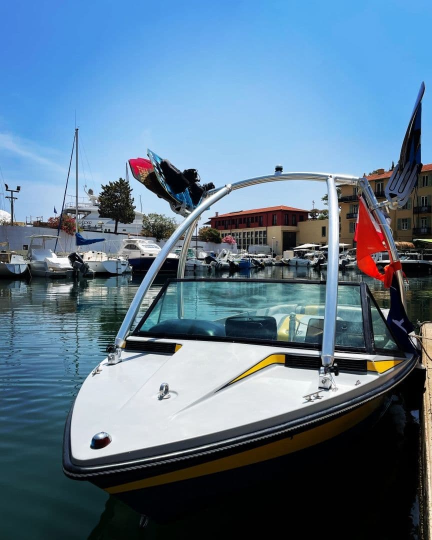 Billet Nautique Correct Craft Competition Ski Boat 2001 (Motorboat)