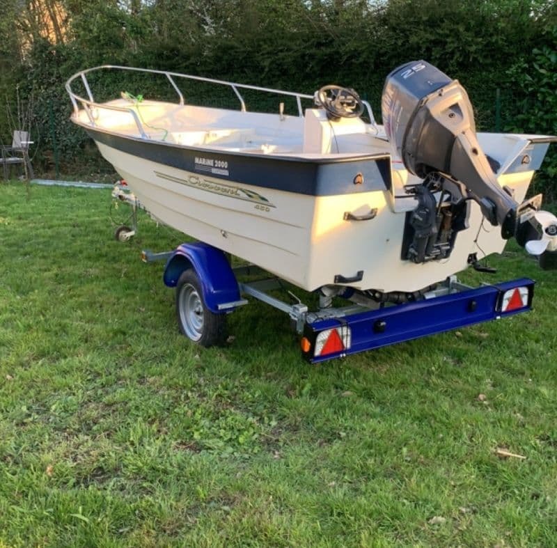 Crescent 4.5 (Motorboat)