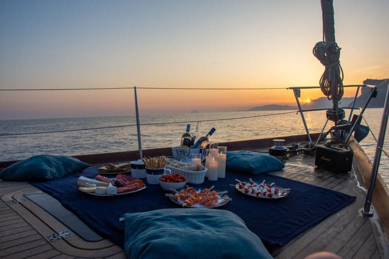 Billet Location de bateau - Voilier tradition 1970 Carter 43 (Sailboat)