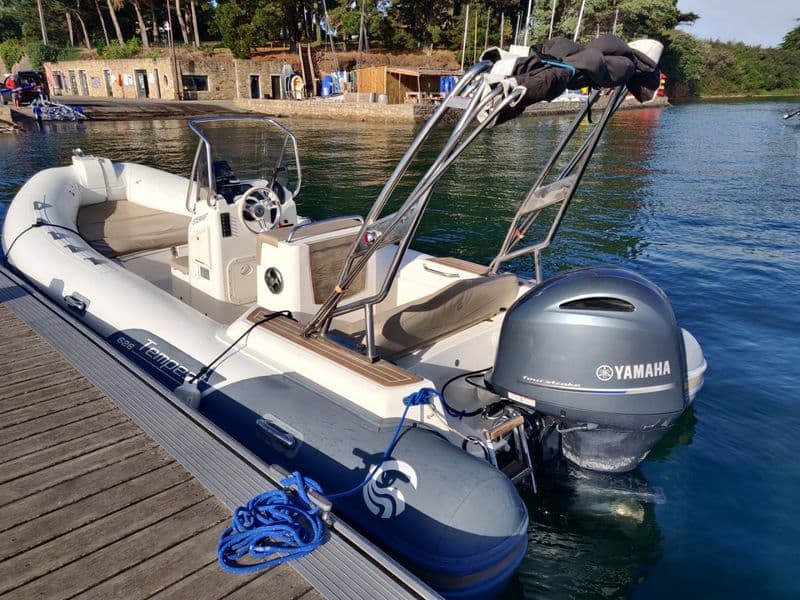 Location de bateau - Capelli Tempest 626 Limited (Semi-rigid)