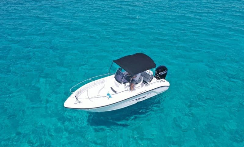 Ranieri Voyager 19 S (Motorboat)