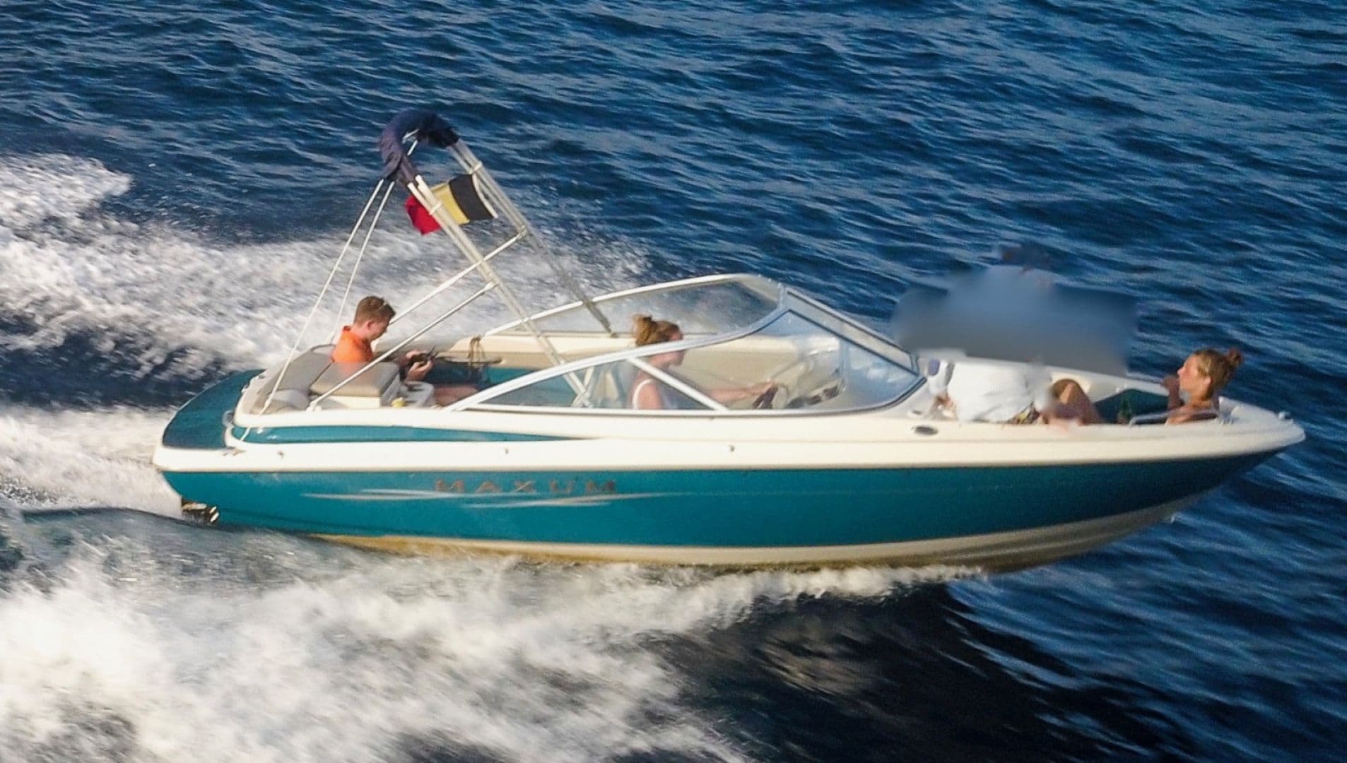 Maxum 1900 SR (Motorboat)