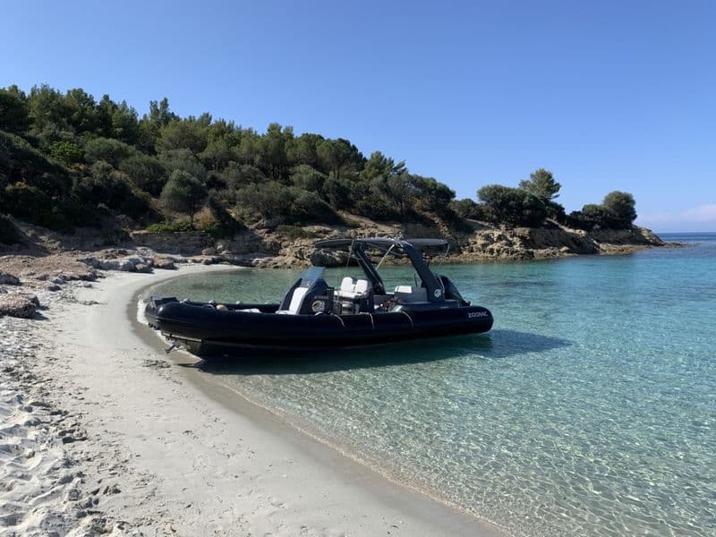 Zodiac Medline 7.5 (Semi-rigid)