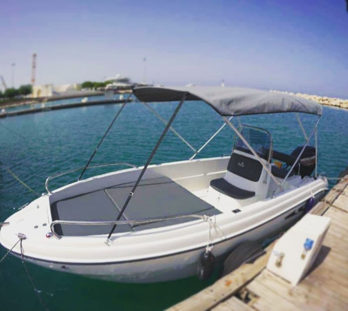 Karel 480  (Motorboat)