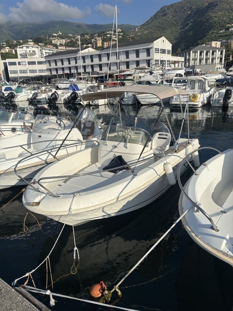 Jeanneau Cap Camarat 5.1 (Motorboat)