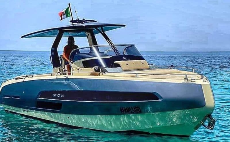 Billet Location de bateau - Invictus  GT320 (Motorboat)