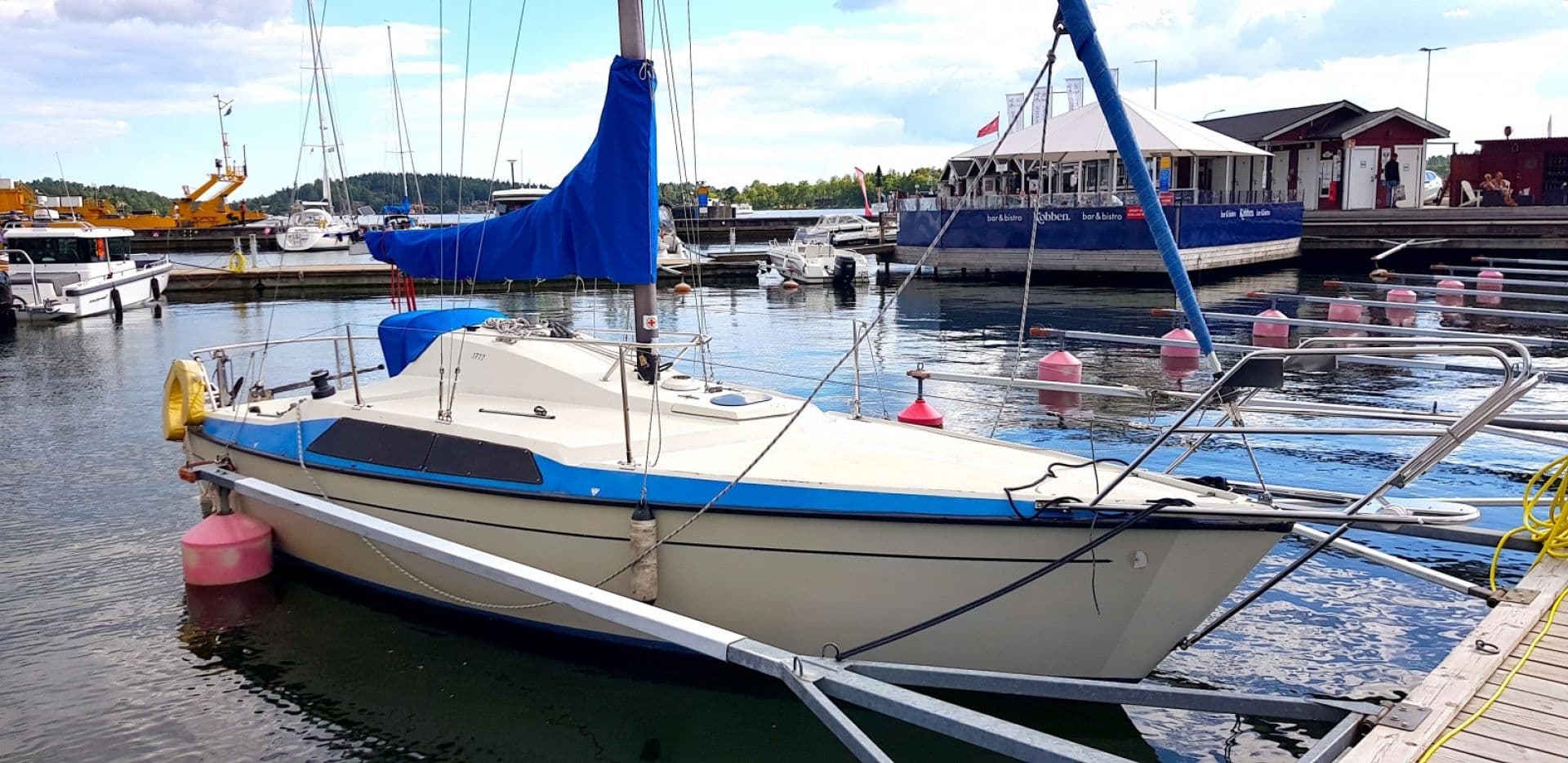 Maxi 77 (Sailboat)
