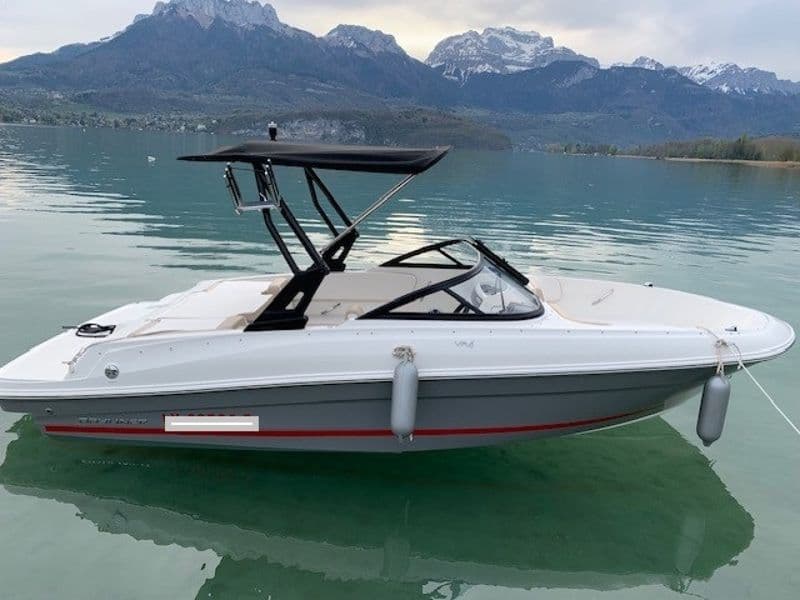 Bayliner VR4 (Motorboat)